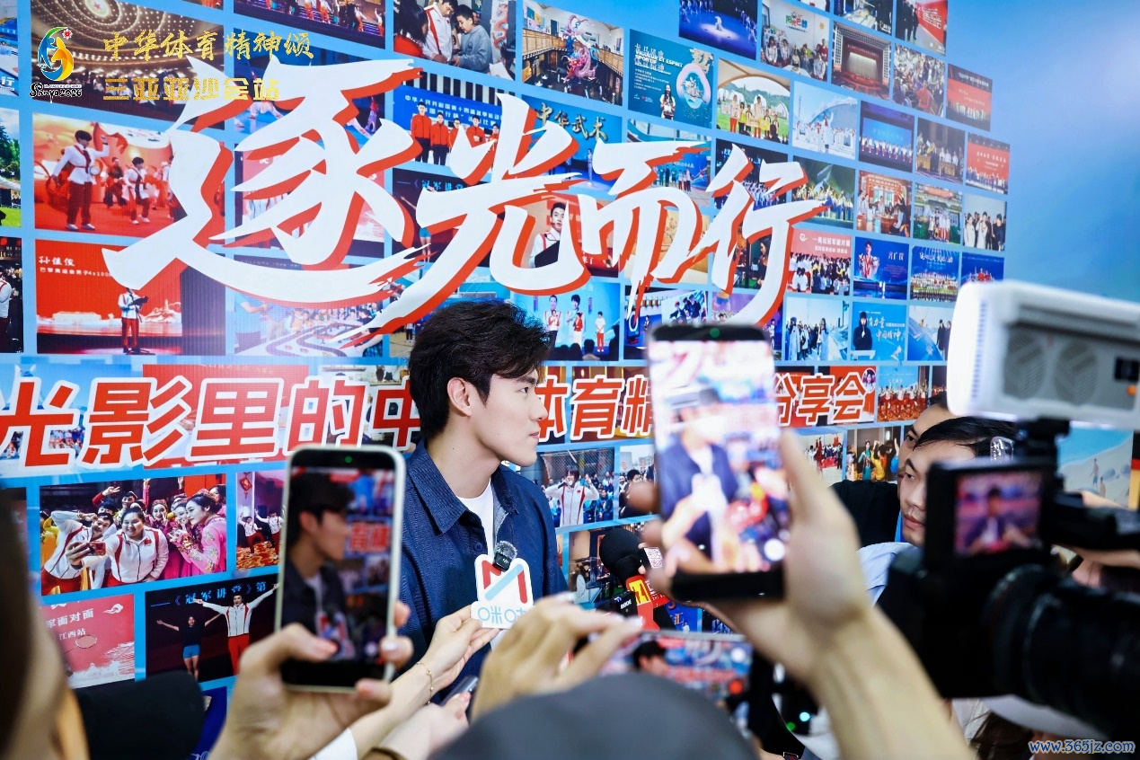 王长浩参不雅影像展后领受采访